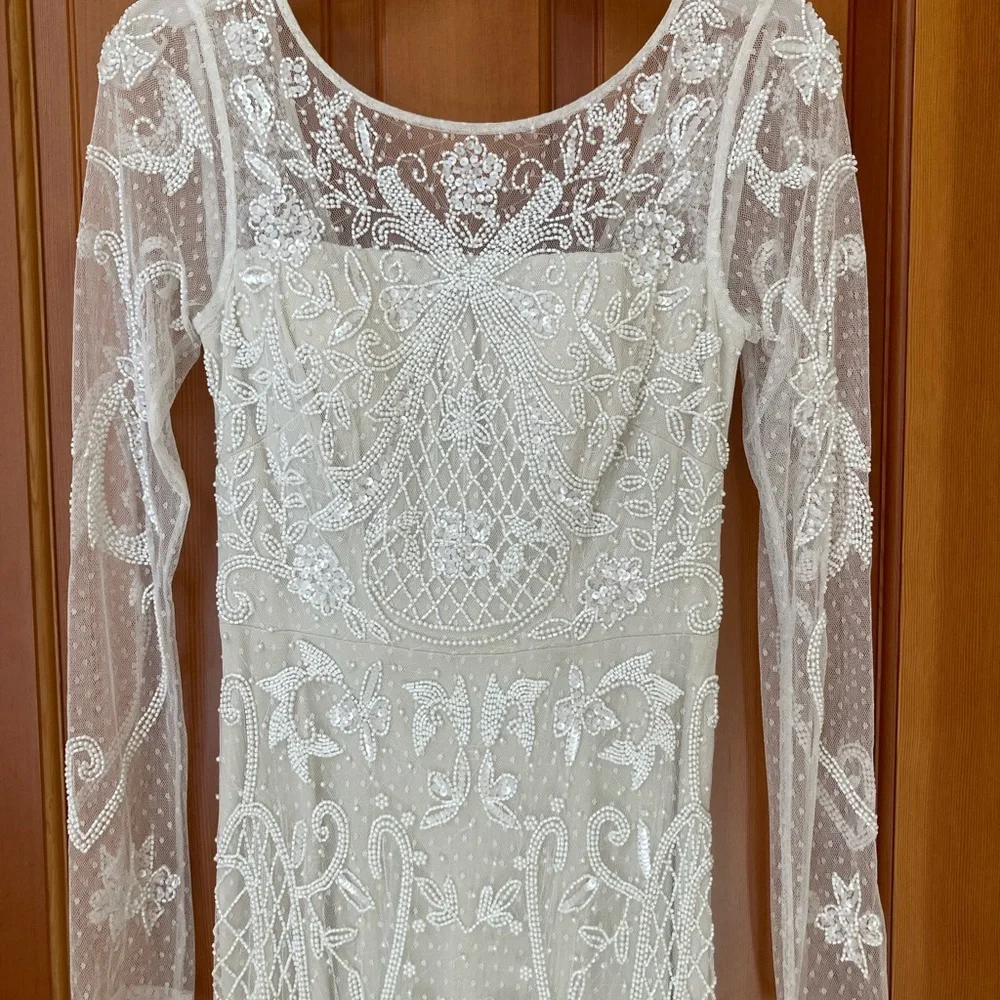 NWT Db Studio beaded lace long sleeve wedding dress size 2 - Picture 2 of 8